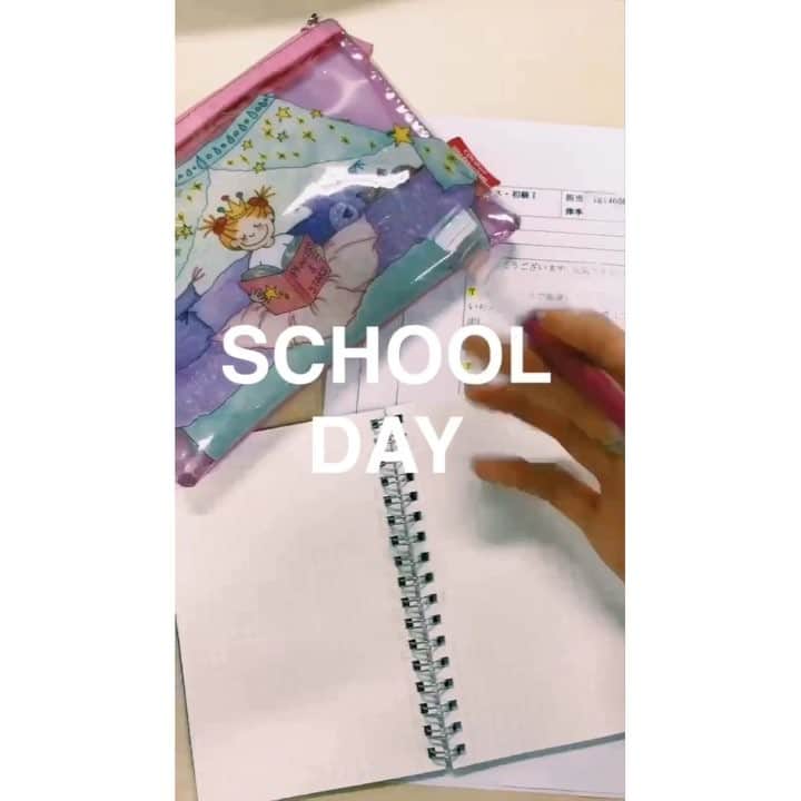佐藤優津季のインスタグラム：「大学day🏫 ペンポーチはcocoちゃん👧🏼 （ノート真っさらだけどプリント記入なのよっ🤫🤫）」