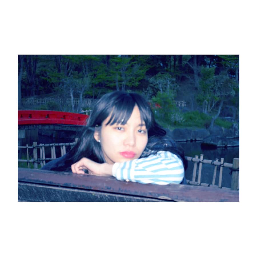 若村柚那のインスタグラム：「🎋💋 #park #holiday #spring #night #actress #ennui #outfit #ootd #day #good #bench #awesome #yolo」