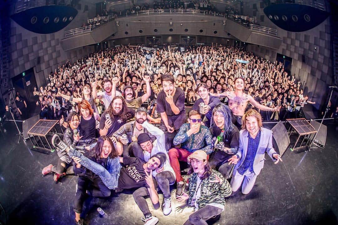 Crystal Lakeさんのインスタグラム写真 - (Crystal LakeInstagram)「ACROSS THE FUTURE 2018  Day 3 in Osaka was EPIC!!!! Photo: @cazrowaoki ‪ #Crossfaith #EnterShikari #InHeartsWake #CrystalLake #ACROSSTHEFUTURE‬」4月18日 13時36分 - crystallake777