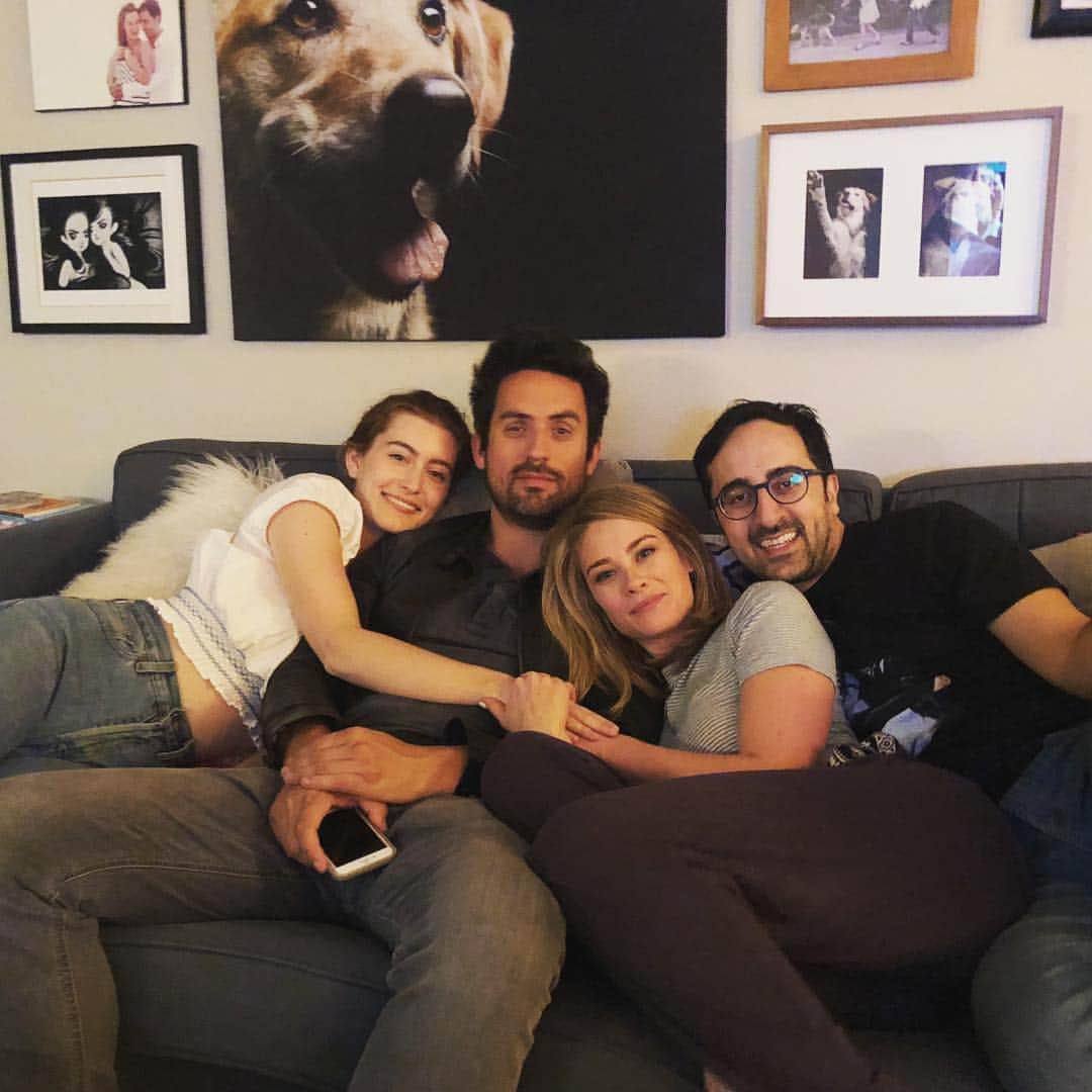 エド・ウィークスのインスタグラム：「Catch up on #LAtoVegas on demand or on @hulu you concerted lovelies! And take your phone out of your hand, Weeks, life is happening all around you」