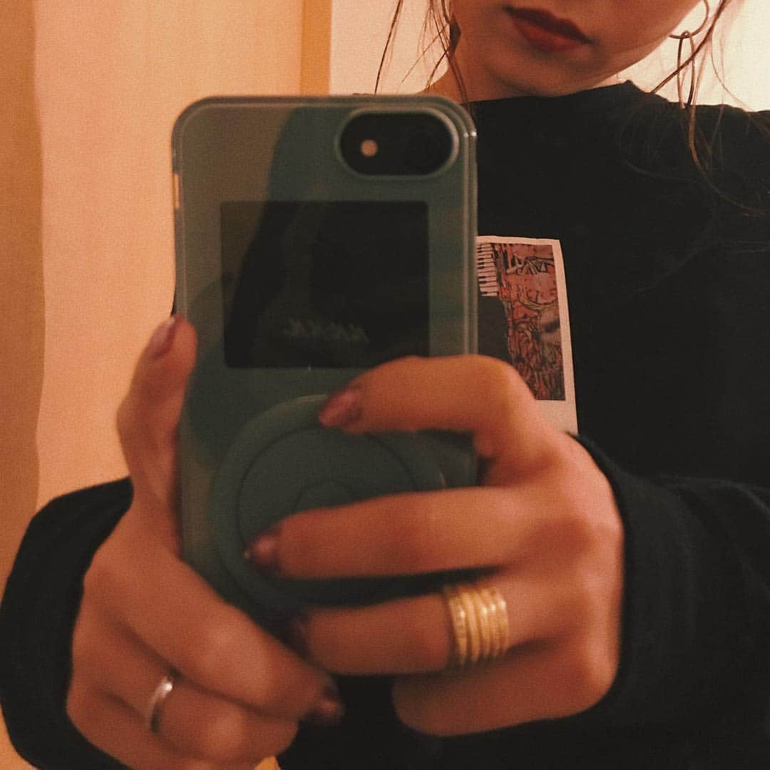 sayocoのインスタグラム：「new📱case🎶🌎💖 ・ ・ @nanananaofficial  @jouetie_official  #nananana#iPhoneケース」