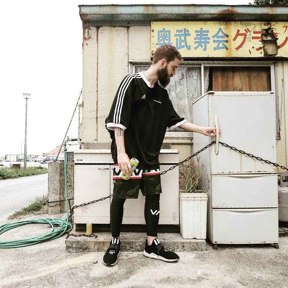 ピューディパイさんのインスタグラム写真 - (ピューディパイInstagram)「沖縄」4月18日 20時43分 - pewdiepie