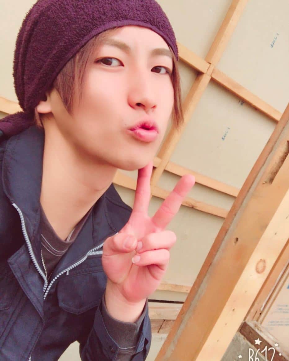 ケビンのインスタグラム：「久しぶりの作業服！！笑  #作業服 #懐かしい笑」