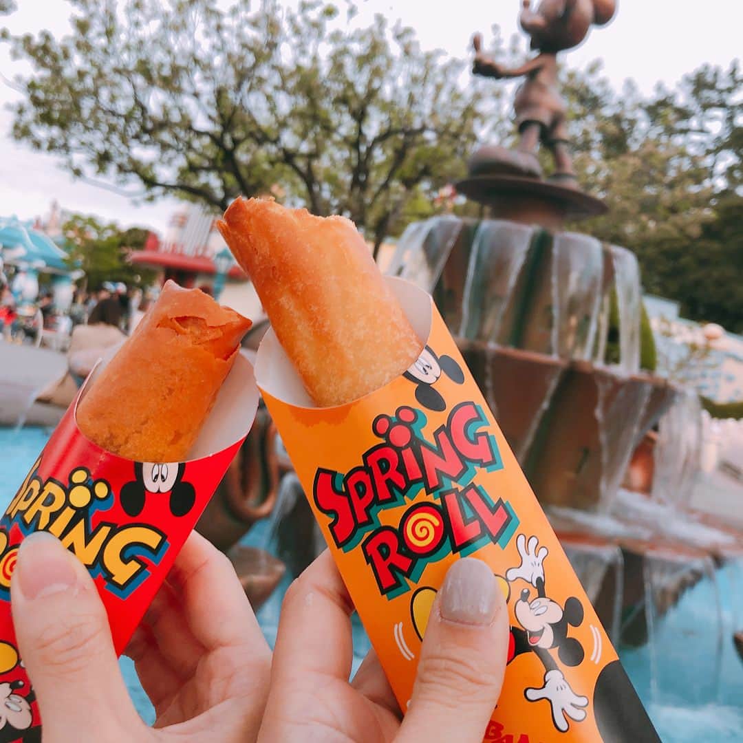 西村いちかさんのインスタグラム写真 - (西村いちかInstagram)「お久しぶりのディズニーランド♡ 寒くて2枚目のとこで暫く暖をとってました😊 空いてたのに乗り物乗らずに終わる← #ただの散歩 #ディズニーランド #ハピエストサプライズ #ポップコーン食べ放題 #instaphoto」4月19日 10時19分 - ichika_nishimura