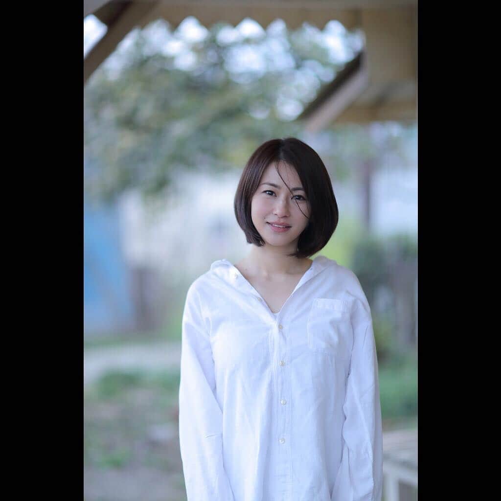 のインスタグラム：「今日はビール一杯だけ飲むんだ🍻 写真家 @kirin.photo  #写真 #撮影 #被写体 #ポートレート #ポートレート部 #ポトレ #portrait #portrait_shots #portraitpage #instagramjapan #photo_jpn #white」