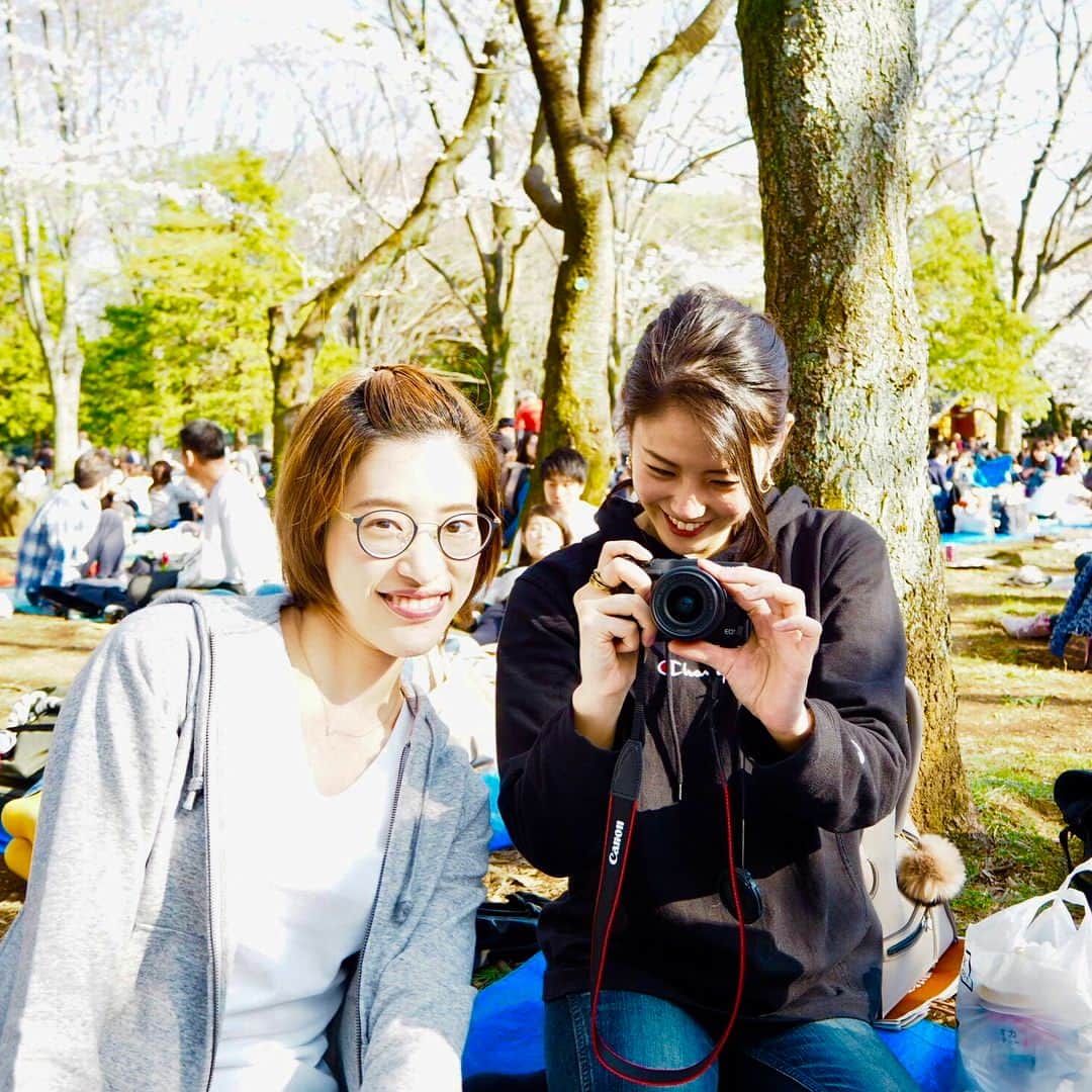 則松亜海のインスタグラム：「いつかのお花見 . #いまさら投稿 #同期と #代々木公園 #投稿滞り過ぎました」