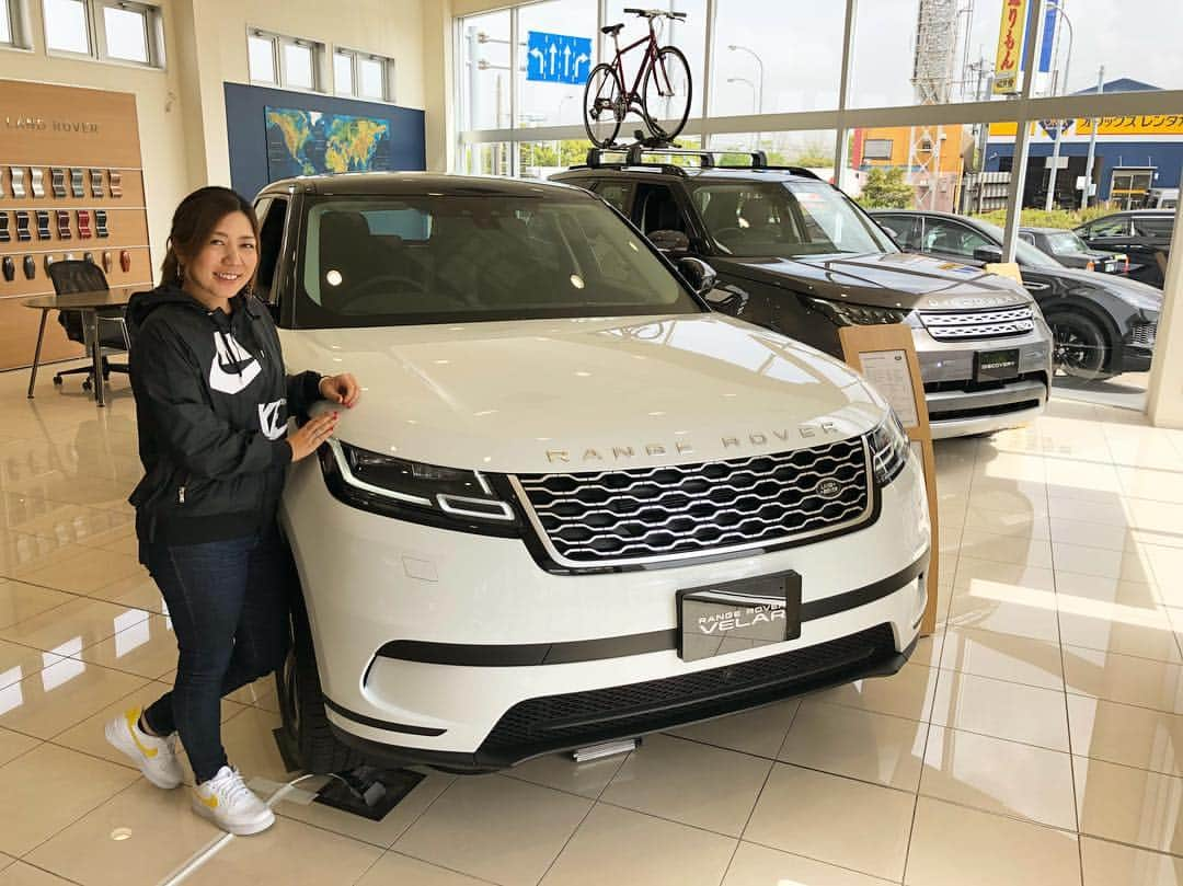 宮里美香さんのインスタグラム写真 - (宮里美香Instagram)「*** RANGE ROVER!!!!! So cool !!😎 ✨ 今週は、ジャガー・ランドローバー福岡ディーラー様に車輌の貸し出しをして頂きました😊 本当に有難いです。めっちゃカッコよくて乗り心地最高！！ #landrover_golf  #rangerover  #レンジローバー #めっちゃカッコいい #ありがとうございます」4月19日 19時28分 - mikamiyazato_official