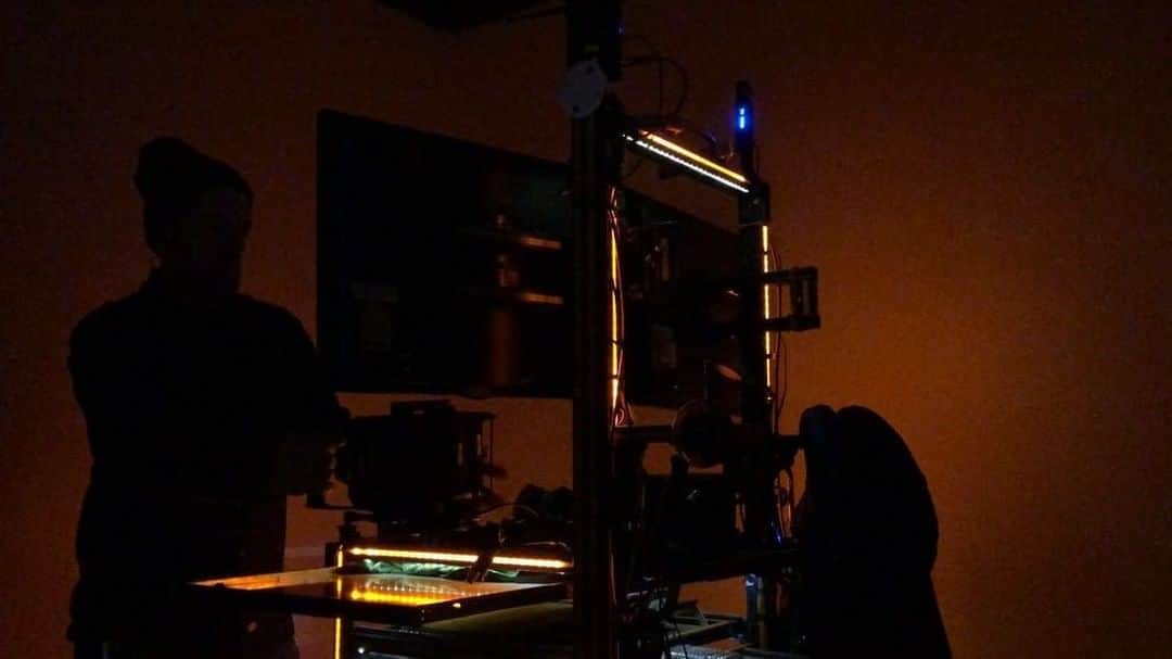 マシュー・リバティークのインスタグラム：「When you can’t get to the disco, bring the disco. #NativeSon #dit #paulschilens #livegrade #odyssey7q #blackmagic #resolve」