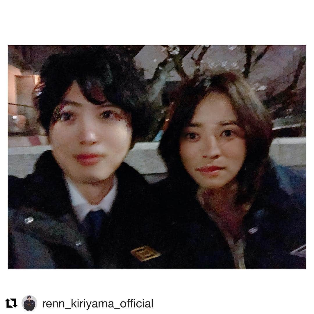 夏菜さんのインスタグラム写真 - (夏菜Instagram)「これ笑いすぎてお腹痛い事件。  #Repost @renn_kiriyama_official with @get_repost ・・・ ・ 顔が似てると言われるので 変えてみました。 ・ #俺のしつこい顔が移ると #調子のわるい夏菜さん？ #2枚目の破壊力 #NHK #デイジーラック #金曜10時  #いよいよ明日です #actor #Japan #Tokyo #kiriyamarenn  #桐山漣」4月19日 13時47分 - natsuna_official