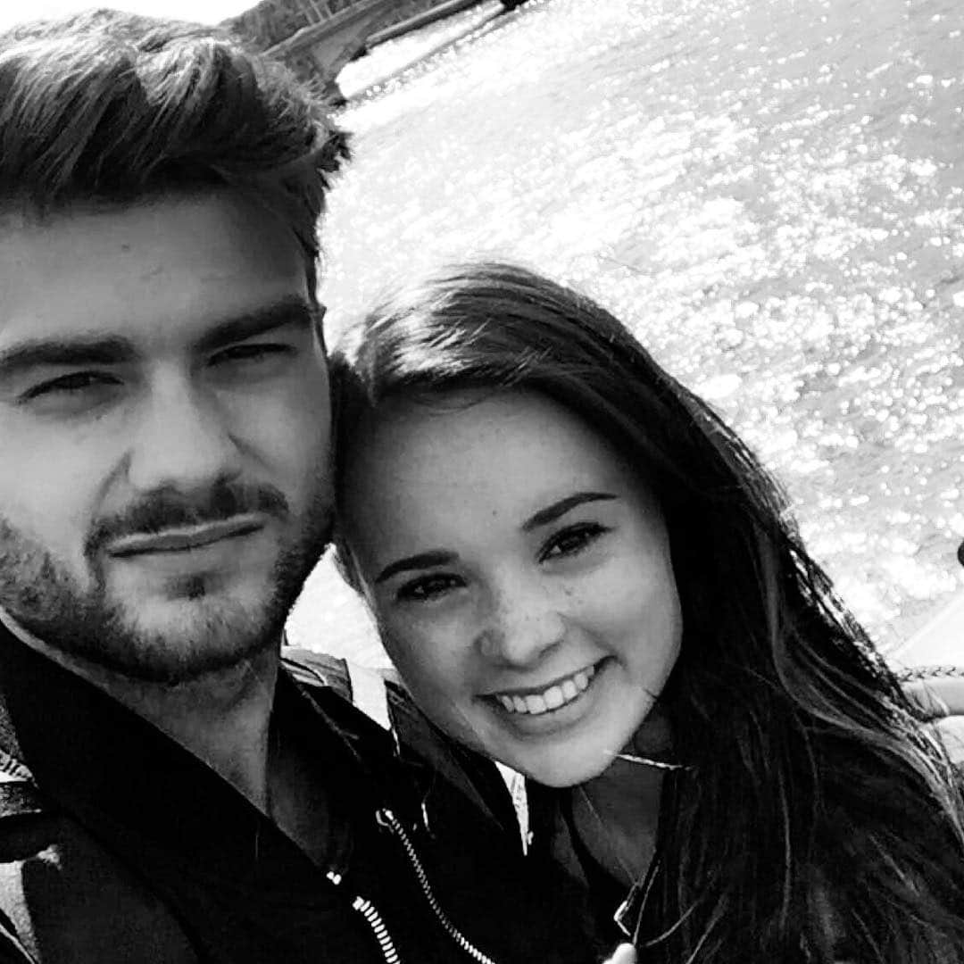 のインスタグラム：「Happy birthday to my beautiful girl!! @mariahsk8rbell the one and only ❤️」