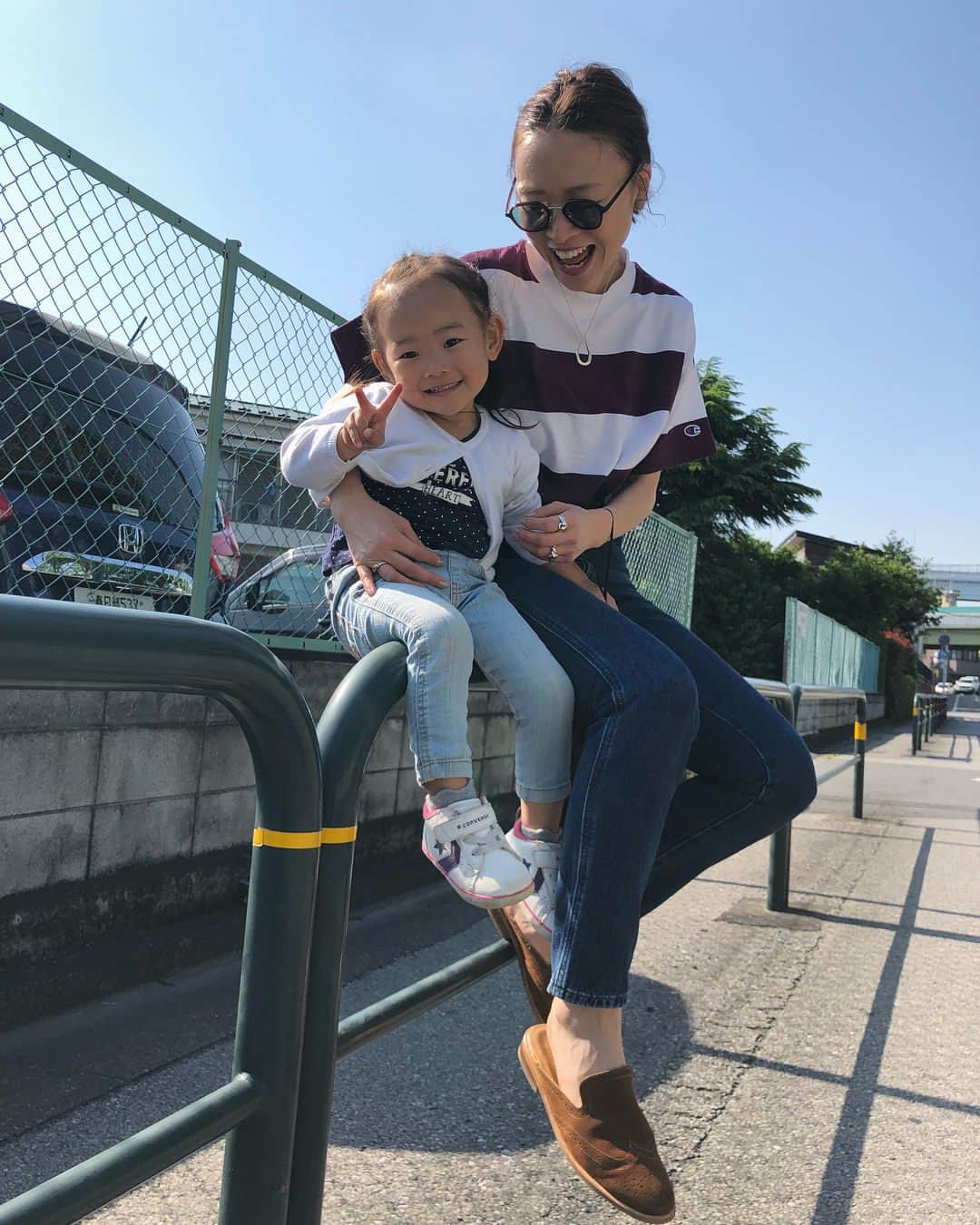 野尻美穂のインスタグラム：「仲良し👯‍♀️🧡💛 #かわいい私の姪っ子😙 #お姉ちゃんに撮ってもらった😆 #mihonano」