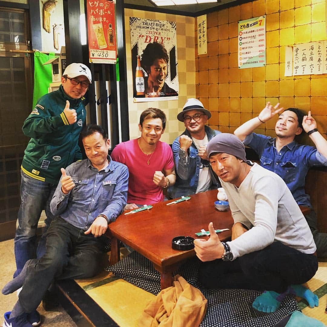 大和哲也さんのインスタグラム写真 - (大和哲也Instagram)「昨日は高校生の頃にアルバイトをしていた知多市にある寿司屋 とも吉へ。 トランクススポンサーをして頂いている、 同じく知多市の中野舗装有限会社 中野社長にお疲れ会を開いて頂きました！ 皆さんが地元の大先輩方で、とても楽しい時間を過ごす事が出来ました🙏 試合の話やこれからの話。 そしてやはり観光大使としてもっと地元 知多市を微力ながら盛り上げる事を企画していきたいと感じました！ ご縁に感謝。 中野さん、清一郎さん、平松さん、山口先輩、アキさん、ありがとうございました！！ #知多市 #中野舗装有限会社」4月19日 18時04分 - ymt1210