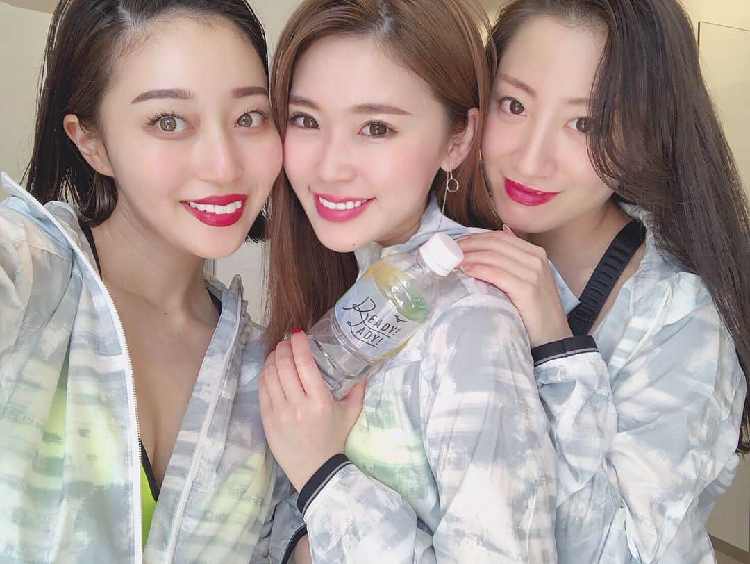 藤川沙弥のインスタグラム：「Yoga Eventへ🧘‍♀️🌿﻿ 梅田の茶屋町にオープンした﻿ ミズノオオサカ茶屋町でReady!Lady!PROJECT﻿ のワークショップに行ってきました😇﻿ ﻿ やっぱりヨガは心身統一できて﻿ 終わった後、気持ちが良い🙏🏻💕﻿ ﻿ 着用しているのは﻿ 全身mizunoのウェアなんですが﻿ シンプルで機能性が良い所もgood☺️👏🏻﻿ ﻿ ﻿ #ReadyLadyProject#mizuno﻿ #ミズノオオサカ茶屋町﻿ #PR #셀카#셀피#셀스타그램#친스타그램」