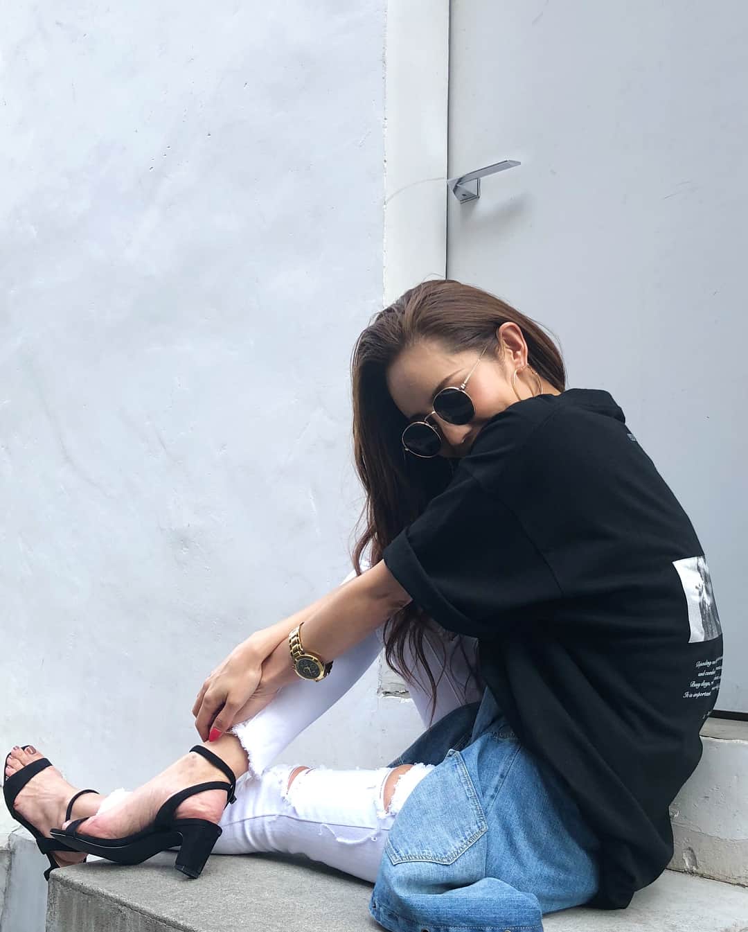 muramiさんのインスタグラム写真 - (muramiInstagram)「大大大人気で完売してしまっていたメンズTシャツの再入荷の日程がようやく決まりましたっ！！✨ ・ ・ ✔︎4/23(月)pm19:00〜START ・ ・ 再入荷リクエストをDMでたっくさん頂いていたので、お待たせしてしまってごめんなさい🙇‍♀️💦 ゴールデンウィークには間に合うので、是非これを着て遊びに行きましょ😉💕 #MIELIINVARIANT #FEMINISTS #MENS #FEMINISTS_MIELI」4月20日 0時24分 - murami_716