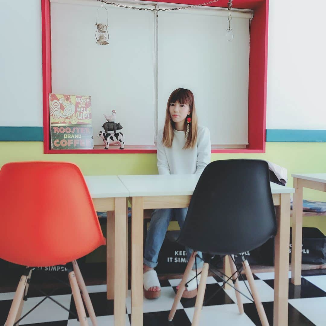 Rinanaさんのインスタグラム写真 - (RinanaInstagram)「‪4.23(月)にオープンする、‬ ‪湊川に出来たCAFE #201 KOBE‬ ‪のプレオープンに来ました☺️💓‬ ‪もうううう店内可愛すぎる💕💕💕‬ @cafe201kobe ↑フォローしてね🌸 ・ ‪どこを撮っても映える🌈‬ ‪アイスカフェオレおいしー😘‬ ワッフルもおいしー❤️ ‪地下鉄 湊川公園が最寄り☀️‬ ‪みんなぜひお茶しにGo👣‬ ‪↓‬ ‪神戸市兵庫区東山町2丁目1-8‬ ・ #CAFE #カフェ #201kobe #Rinana大作戦 #Rinana #カワイイカフェ #インスタ映え #コーディネート  #coordinate  #ファッション #女子会 #女子力 #シンガーソングライター  #Rinana #オシャレカフェ #美容 #東京 #kobelettuce  #singer #神戸 #兵庫区 #湊川 #おしゃれさんと繋がりたい」4月20日 14時53分 - unairina0512