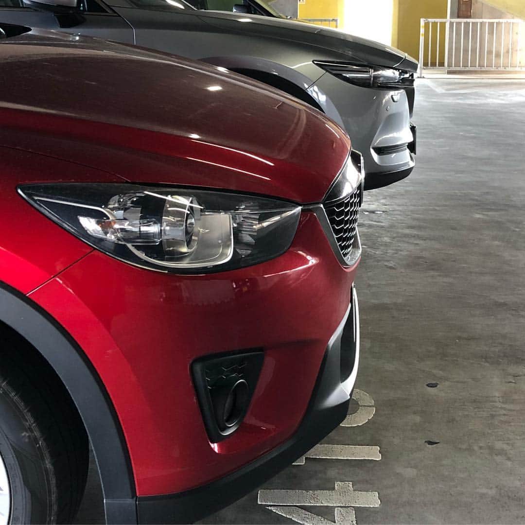 栗田善太郎のインスタグラム：「朝からお隣が8だったので やっぱ長いね。  #mazda #cx5 #cx8」