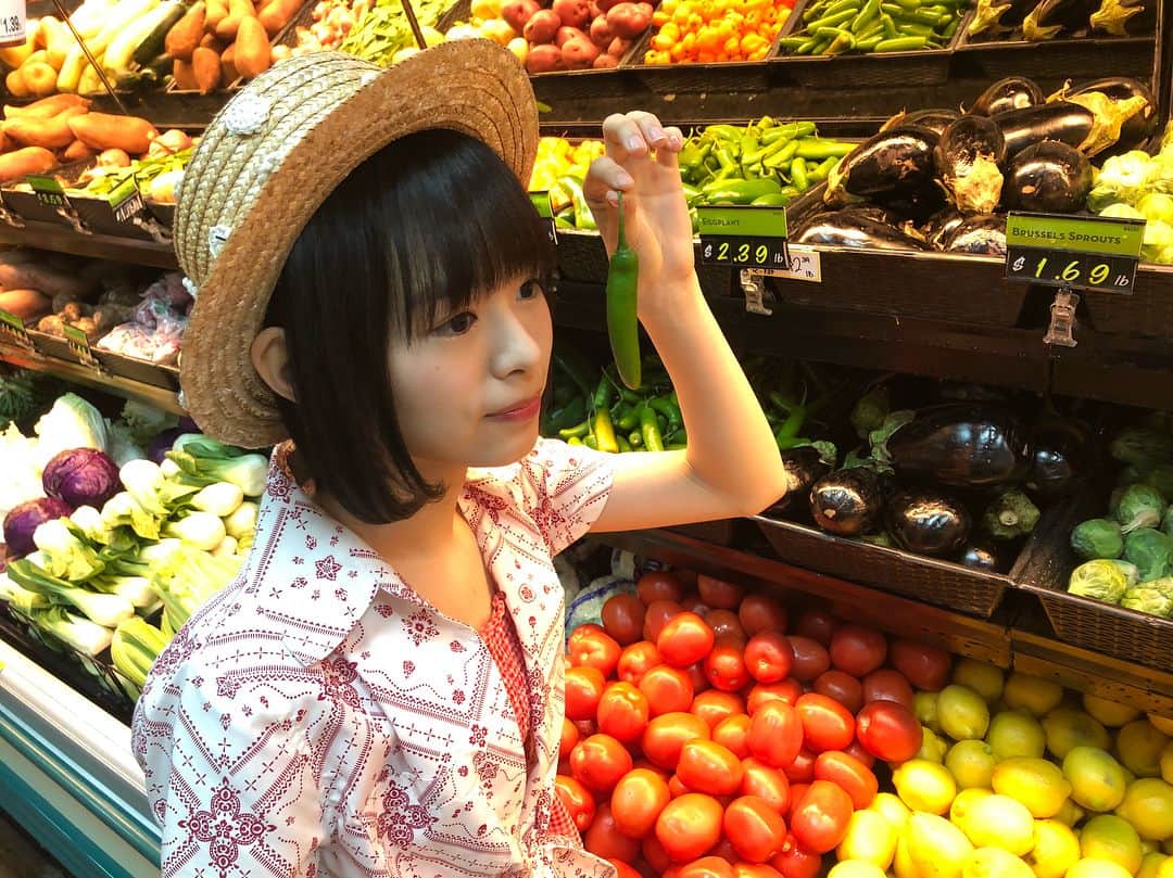 太野彩香さんのインスタグラム写真 - (太野彩香Instagram)「. なんかの野菜🥦 海外の野菜って何か違うね。 何が違うかよーわからんけど。 何か違う。 #guam#instaguam_akb#instaguam2018#instafood#instagood#instatravel#instatrip#supermarket#ayaka#moeka#ngt48#followme#comment#japan#japanesegirl」4月20日 23時39分 - tanoayaka2