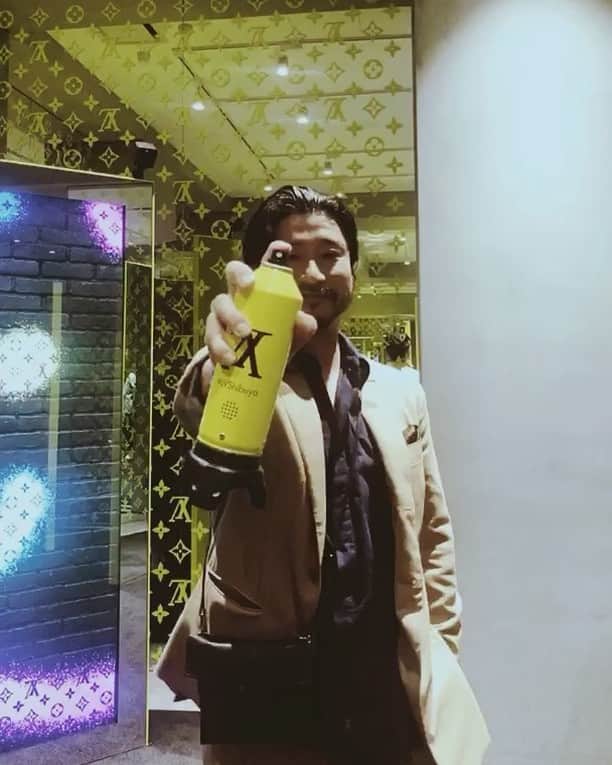 のインスタグラム：「☺︎☺︎☺︎ 今日から2週間限定のLV Mens Pop-Up  しっかり楽しんじゃいました😂 🎥 @_megbaby_  #上手 #LVShibuya #LVMenFW18」