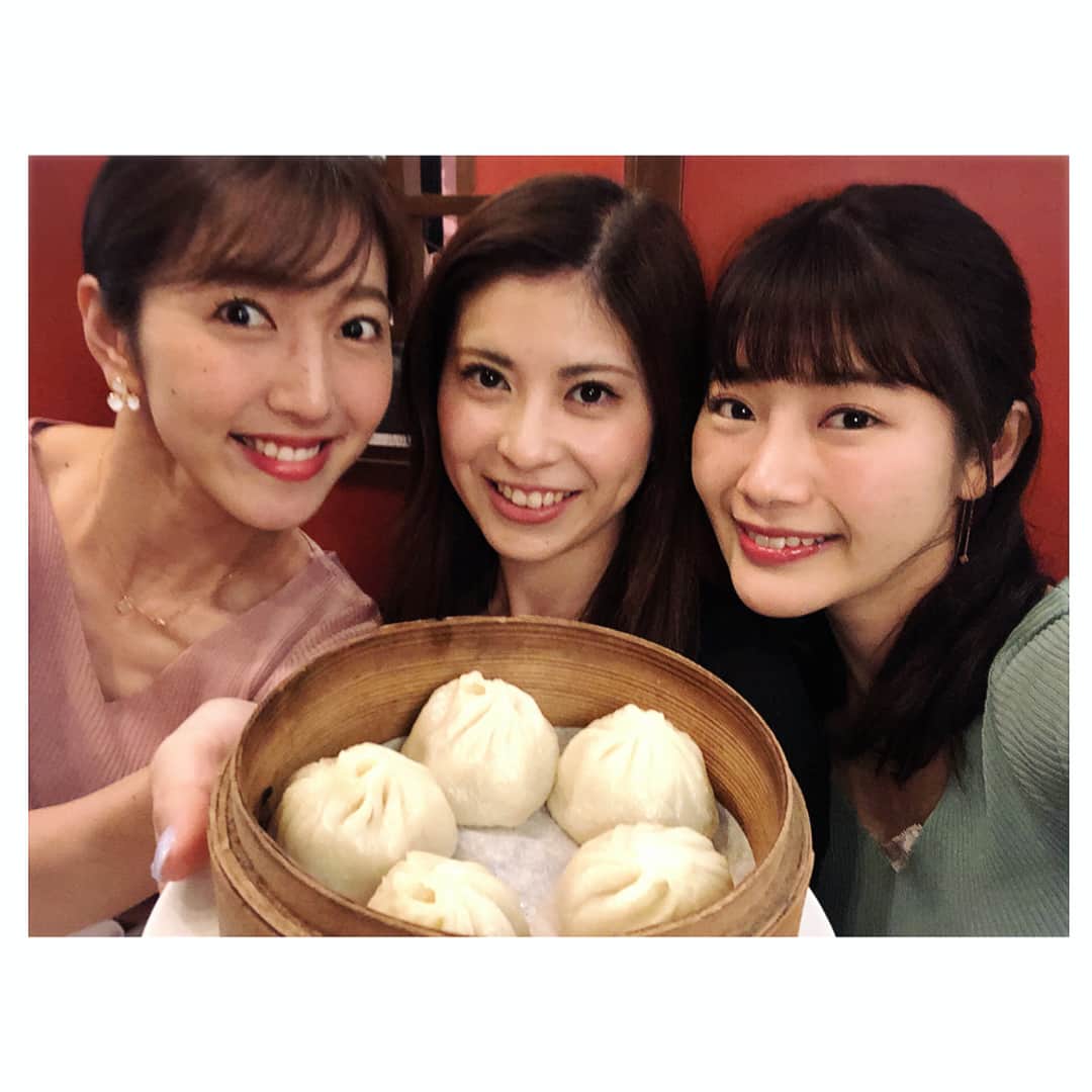 小澤陽子さんのインスタグラム写真 - (小澤陽子Instagram)「in private❁ どーーーーーーん🥟 ショウロン、パオ💛🧡 * * だいすきな食べ物の１つ♪  #小籠包 #焼き小籠包というのも…😳✨ #みんな同じメニュー😂 #私服 #ファッション #fashion #おざよーfashion👗  #おざわーるど🌏 #whatsyourfavouritefood?」4月20日 17時16分 - yoko.ozawa729