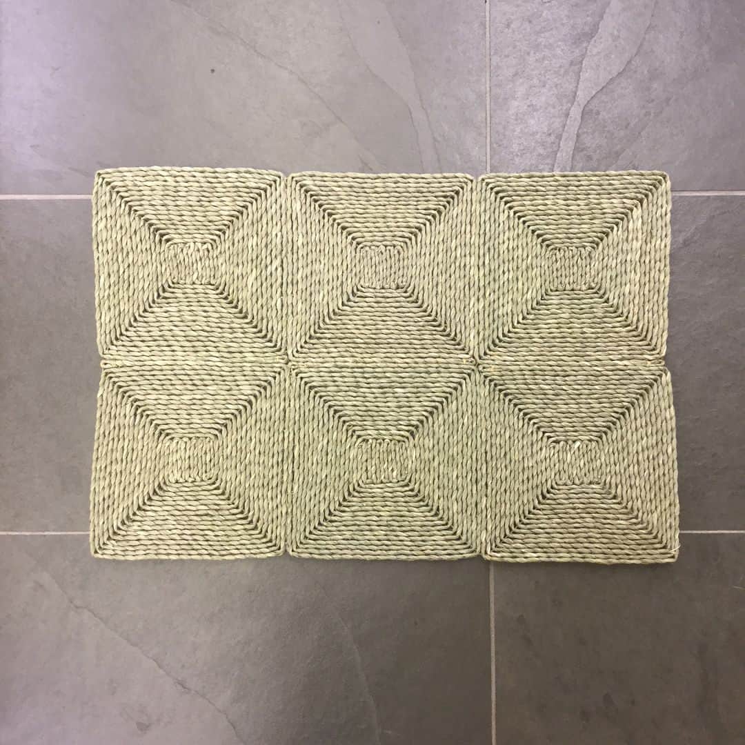 BEAMS JAPANさんのインスタグラム写真 - (BEAMS JAPANInstagram)「大分県国東市から 七島藺(しちとうい)を編んで作った製品をご紹介します。香りと丈夫さと経年変化がおススメです。  #七島藺 #七島藺工房ななつむぎ #ななつむぎ #大分県 #国東 #鍋敷き #鍋敷き #円座 #マット #ボトルケース #beams #beamsjapan #beamsjapan1st #新宿三丁目」4月20日 19時37分 - beams_japan