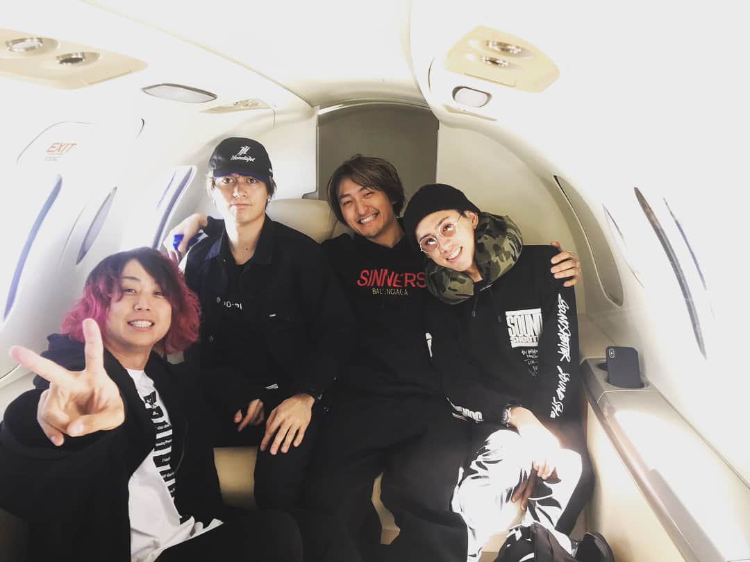 Ryota さんのインスタグラム写真 - (Ryota Instagram)「揺れまくると思ってたけど...全く揺れんくて最高に楽しい空の旅でした✈️✈️✈️ ありがとうございました！！ Hondajet最高🤘 また早く乗りたいな〜😃」4月20日 20時00分 - ryota_0809