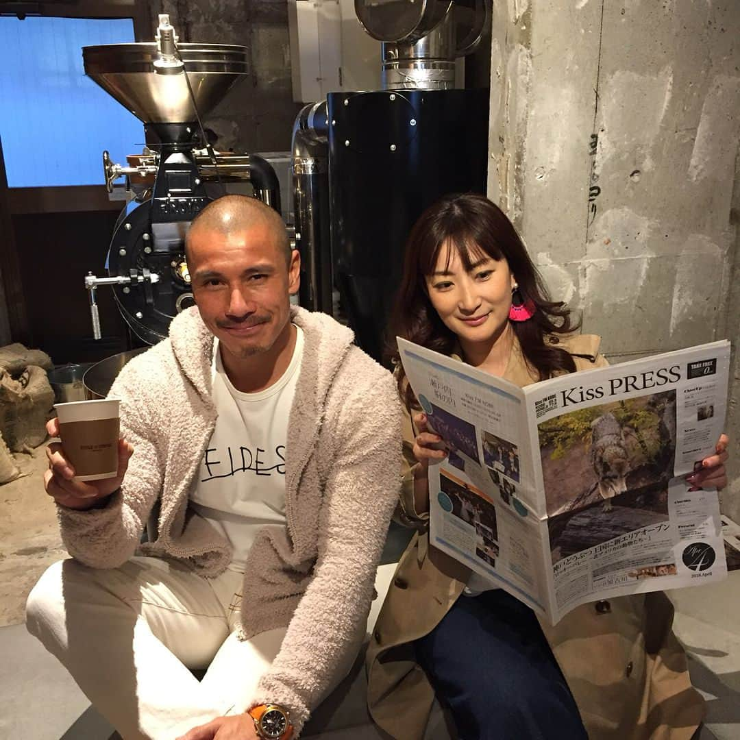 珠久美穂子さんのインスタグラム写真 - (珠久美穂子Instagram)「#kissfmkobe  #vivalaradio で紹介した voice of coffe ☕️ 香りもコーヒーも 美味しかった( ^ω^ )  DJ #近藤岳登  #がっくん と取材してきました！  岳登さん ここで修行するそうです😎笑  #coffee  #voiceofcoffee #coffeetime  #kobe #japan」4月20日 20時57分 - shukumihoko