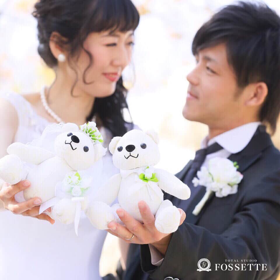 BridalPlaceLianのインスタグラム：「. 【  GW限定💍Bridal Fair開催！ 】  2018.5.3(木)〜5.6(日) 10:00〜17:00 @ 呉ポートピアパーク （大型駐車場完備）  イベント盛り沢山✨の ブライダルフェア開催！💐 . - - - - 〉 5日と6日はワークショップも多数開催！ ★話題のハーバリウム手作り体験 ★アイシングクッキー ★手作りアクセサリー ★ネイルチップ&ハンドマッサージ  など  ブライダルフォトのご相談も承ります♩  お問い合わせはお気軽に👇 ☎︎0823-30-0313 まで .  #フォセット#フォセットポートピアパーク店  #呉ポートピア#呉#呉市#プレ花嫁#卒花嫁 #ブライダルフォト#ブライダルフェア #ウェディングフォト#結婚式前撮り#フォト婚 #ゴールデンウイーク#デート #広島のプレ花嫁さんと繋がりたい  #全国のプレ花嫁さんと繋がりたい  #花嫁さんと繋がりたい  #結婚します#結婚しました#入籍しました #2018夏婚#2018秋婚#2018冬婚#2019春婚 #結婚式diy#結婚式準備 #写真好きな人と繋がりたい」