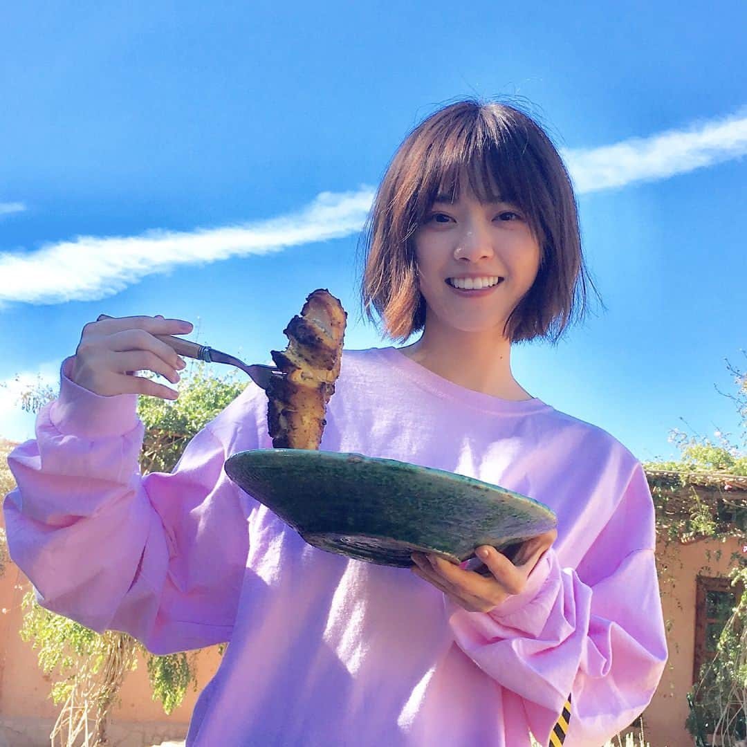 西野七瀬さんのインスタグラム写真 - (西野七瀬Instagram)「お庭にテーブルを出し、太陽の下でモロッコ料理ランチ🇲🇦この日は天気が良すぎて、メイク直しもテラスでぽかぽか日向ぼっこしながら行ったほど☺︎ #坂道姉妹 が表紙のノンノ6月号を読みながら、ステキな週末をお過ごしください！  #西野七瀬 #乃木坂46 #西野七瀬1stフォトブック #わたしのこと #5月9日発売 #日向の温度 #よきかな」4月21日 9時10分 - nanase_1st