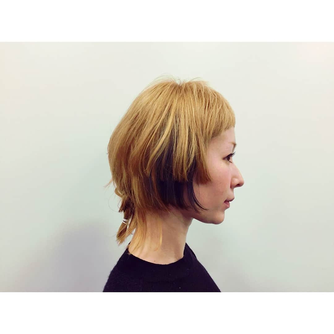 木村カエラさんのインスタグラム写真 - (木村カエラInstagram)「髪型どーなってんのリクエスト多かったので、全体図のせます。 ショートもマッシュもボブもロングも、全部取りよ。 贅沢ヘアー。前髪はアシンメトリーになってるぞ。 hair cut @twiggymiho  arrange&make mihoko fuiwara」4月21日 0時34分 - kaela_official