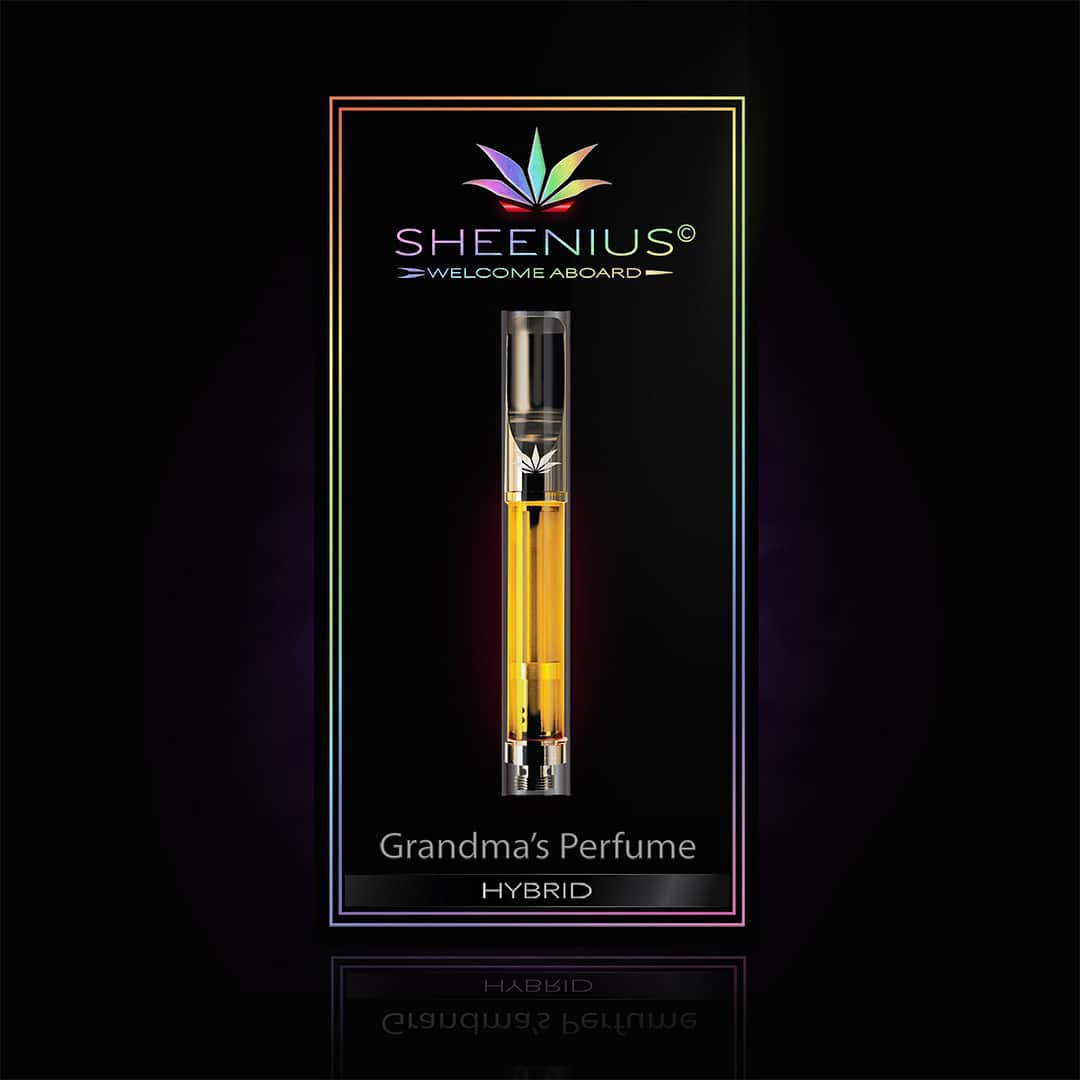 チャーリー・シーンのインスタグラム：「the time is near, the place is everywhere, the rumors are all true!  life’s missing  ingredient has arrived!  SHEENIUS© official THC vape line!  the name says it all.  welcome aboard.  @sheeniusbrand  #TheLegend @potcoin」