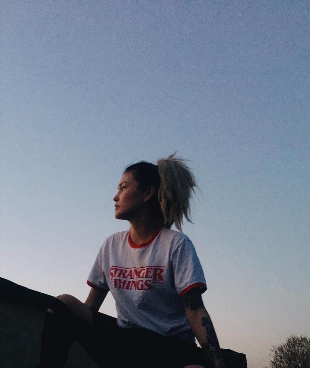 ストレンカ朝美のインスタグラム：「I look like I’m posing (and we all know I love a good pose) but for once this was a candid shot taken by globally handsome @silvinajasmin 🌞」