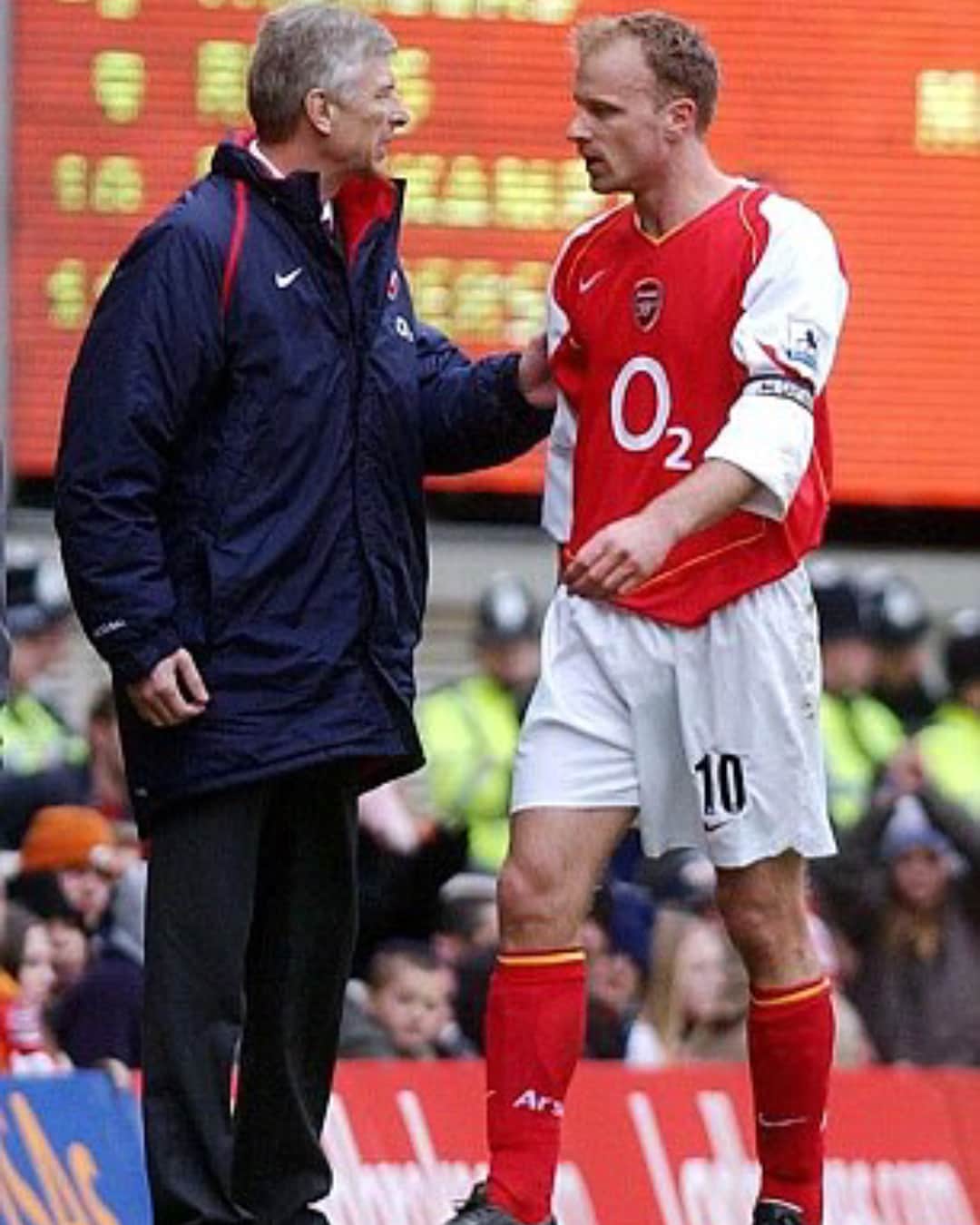 デニス・ベルカンプのインスタグラム：「Boss... Arsène, Thanks!」