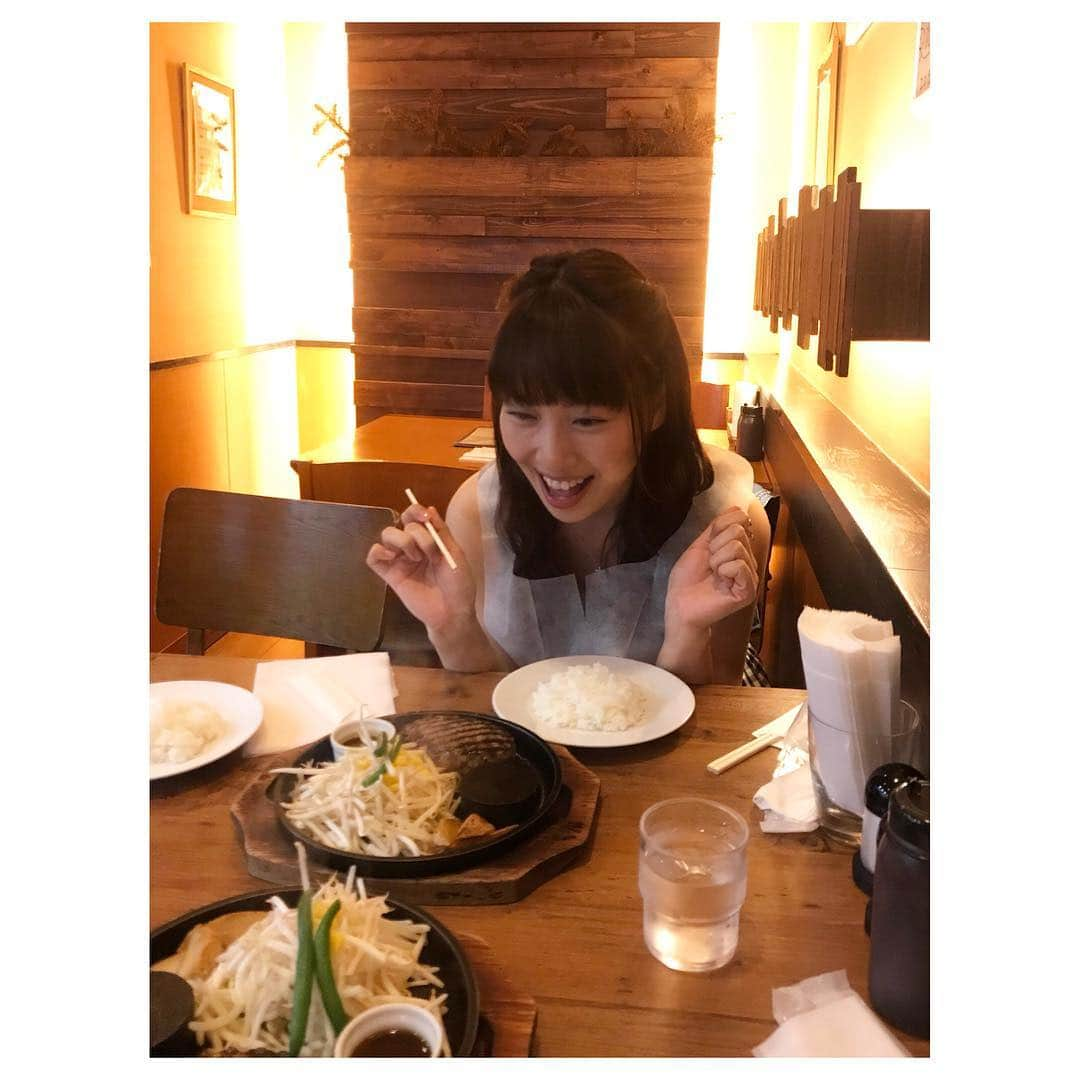 増田有華さんのインスタグラム写真 - (増田有華Instagram)「＊ 昨日お仕事の合間にマネージャーさんたちとランチ。 ハンバーグいただきました。 食べてる模様は @flave_official でご覧ください♡ ＊ #ハンバーグ #ランチ #lunch #eat #happy #instagood」5月16日 14時34分 - masuyuka_official