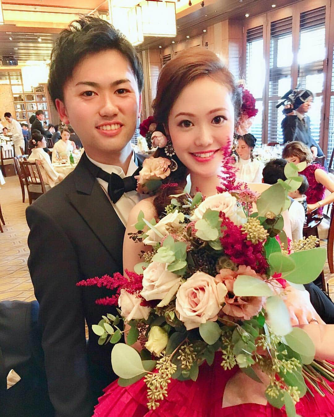 川畑ありささんのインスタグラム写真 - (川畑ありさInstagram)「結婚1年&付き合って7年 記念日👰🤵💒❤️ . 昨日は、ありさが不機嫌でプリプリ😡してしまったけど、起きたら "一年記念日やね😊"って、優しく包み込んでくれました😢😢💕💕 . 7年前から今も変わらず大好き😘❤ . 7月からは西宮市民になる、分銅家😻✨ 6月は引っ越しとかで大変ですが 新しい生活もたのしみ😍🧡 ぶんちゃんといたら、何でも楽しい😆💋🤟🏻 . #aniversary#0516#ぶんちゃんず#結婚記念日#buncharisa_wed1103」5月16日 9時23分 - princess_arisa