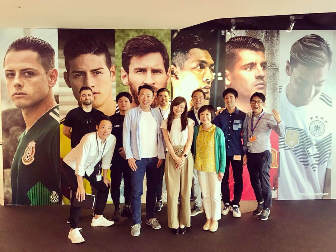 湯田友美さんのインスタグラム写真 - (湯田友美Instagram)「Adviser conference!! We’re advisers of adidas running in Japan🇯🇵 昨日は、アディダスランニングアドバイザーが集まってミーティング😊今のこと、これからのこと、商品のこと、たくさん勉強と意見交換ができました。 増田さんの面白いトーク、中野さんの正確さ、そして私の宇宙語。笑 楽しいお時間でした！ いつもありがとうございます😊💕 アディダスの商品も人もコミュニティも大好きです😊 ・ #増田明美 さん #中野ジェームズ修一 さん #市橋有里 さんお仕事で不在☹️ #湯田友美 宇宙人 #adidas#adidasrunners#adidasrunnerstokyo #陸上#ランニング#長距離#駅伝#マラソン」5月16日 11時57分 - yudatomomi