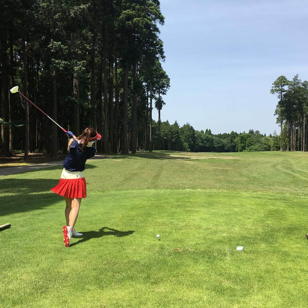 宮崎宣子さんのインスタグラム写真 - (宮崎宣子Instagram)「久しぶりのゴルフ⛳️🏌️‍♀️ #ゴルフ女子 #ゴルフ好き #ゴルフウェア #archivio #夏ゴルフ #暑い #めちゃ暑い #宮﨑宣子」5月16日 15時52分 - miyazaki_nobuko