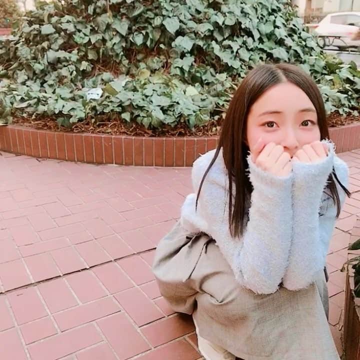 のインスタグラム：「#真顔 #からの #そらすやつ #動画」