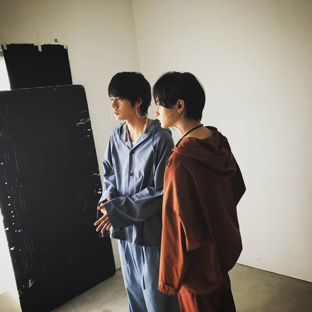 DISH//さんのインスタグラム写真 - (DISH//Instagram)「BARFOUT! vol.273 5月21日(月)発売です！ 是非チェックして下さい！  #barfout  #houseofmarley  #DISH #北村匠海 #橘柊生 #オフショット #匠海は単独でも掲載されています！」5月16日 20時08分 - dish__official