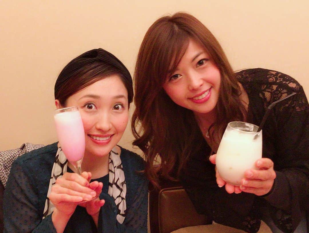 あおい夏海さんのインスタグラム写真 - (あおい夏海Instagram)「こんばんは！！ 江戸時代から続く老舗味噌屋の娘兼、みそソムリエのなつみんです😎✌️ 先日、味噌の魅力を伝えるために活動しています！ 味噌活動、略して「味噌カツ」で【ミソガール】のみんなとブルガリア料理を食べに行きました！ このTOROYAMさんではとにかくヨーグルト三昧！！ 発酵食品LOVE💕 乾杯ドリンクもヨーグルト✨ 本場のブルガリアヨーグルトは格別でした✨ ミソガールから一言。 味噌汁毎日飲んで、健康になりましょう✨ ミソガールの今後の活動もよろしくお願いします☺️🌼 最後の写真はミソガール衣装です☺️🤪💕 #ミソガール #味噌 #みそソムリエ #発酵食品 #ヨーグルト #ブルガリア #美容 #美肌 #みそ #味噌活 #健康 #発酵食 #発酵 #健康的」5月16日 20時45分 - natsumi.aoi