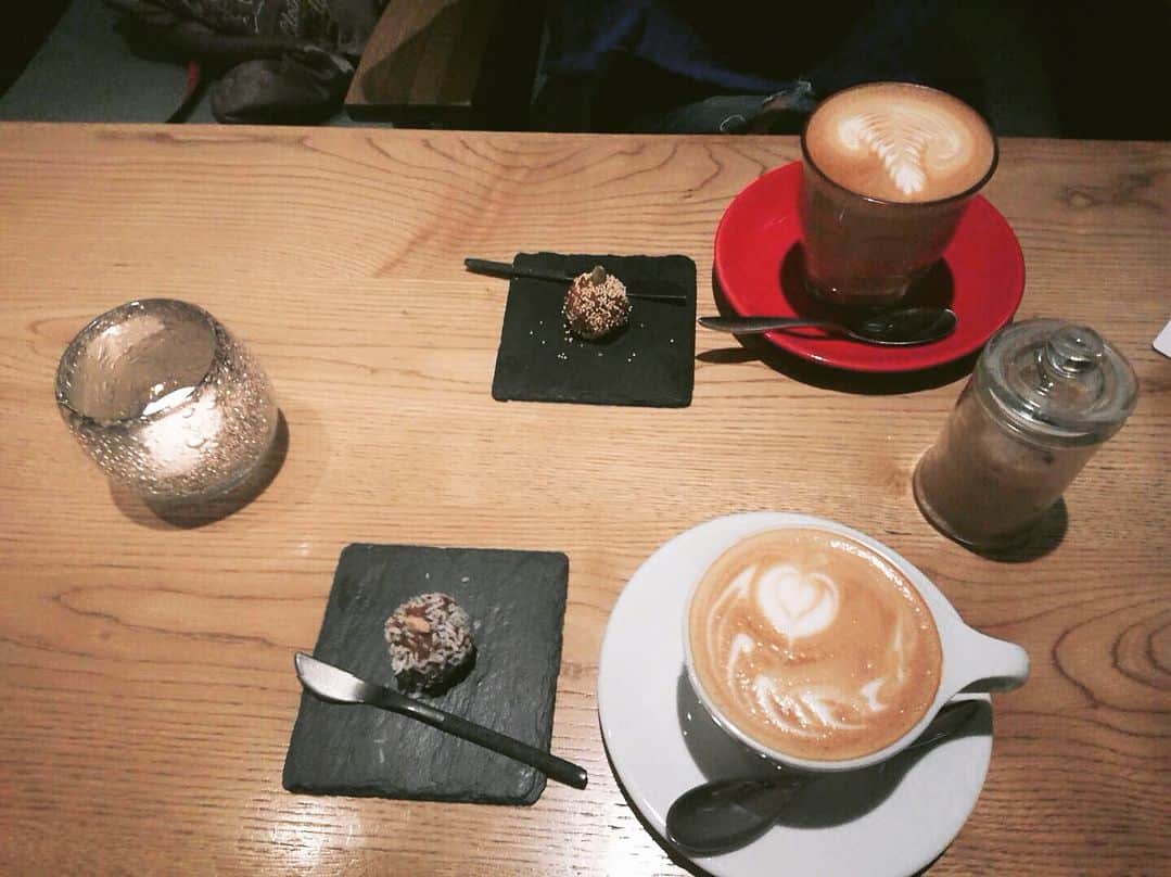 藤木由貴さんのインスタグラム写真 - (藤木由貴Instagram)「なっつとご飯 ❤︎❤︎❤︎ . #dinner #cafeごはん #オセアニア料理 #jiyugaoka #girls #女子会」5月16日 22時25分 - yuki.grm