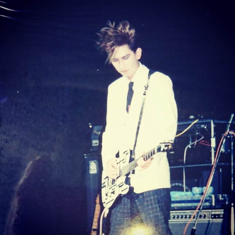 のインスタグラム：「1983年。21歳の頃。Cream Soda と赤富士。 When I was 21 years old. #throwbackthursday #TOMOYASUHOTEI #布袋寅泰 #boøwy #instantlove」