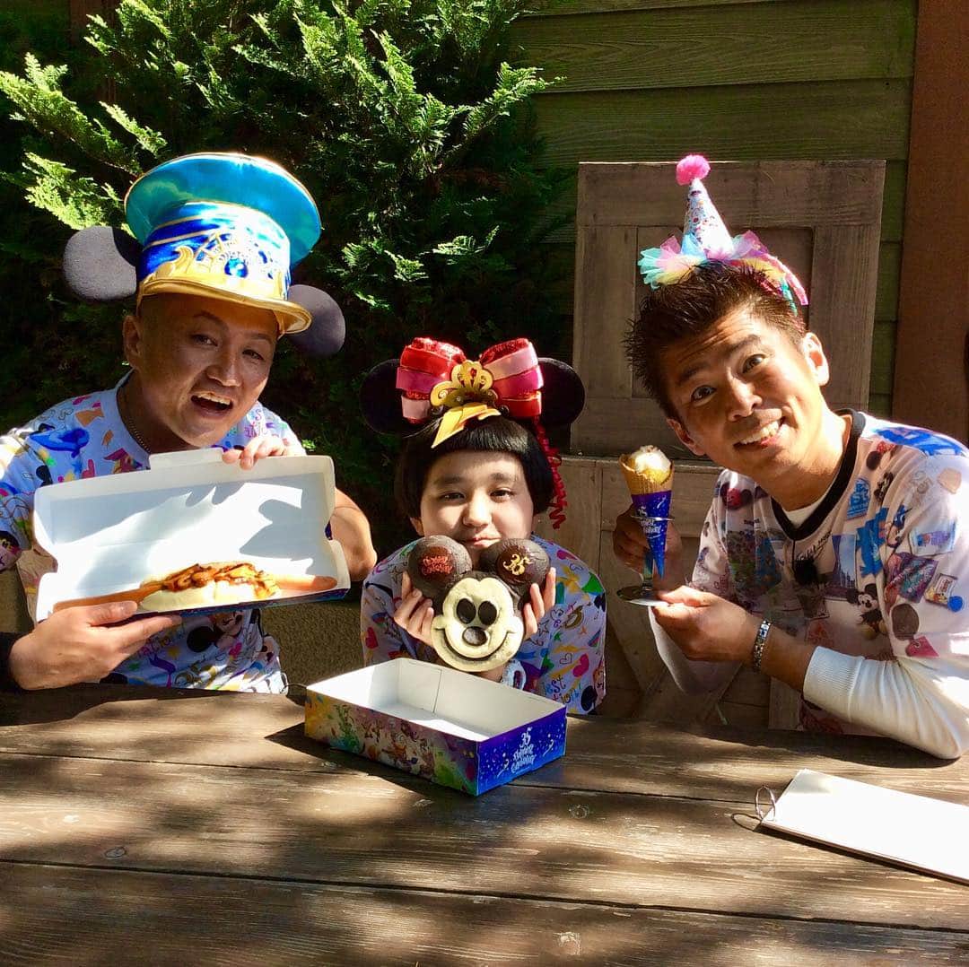 日本テレビ「ヒルナンデス！」さんのインスタグラム写真 - (日本テレビ「ヒルナンデス！」Instagram)「5月17日（木）OA「年の差エンジョイツアー」のオフショット。 中間淳太プレゼンツ！開園35周年の東京ディズニーランドで大人世代もヤング世代も楽しめるツアーをたっぷりご紹介します！ (C)日本テレビ (C)Disney #ヒルナンデス #東京ディズニーランド #35周年 #中間淳太 #勝俣州和 #完熟フレッシュ」5月17日 10時12分 - hirunandesu_ntv_official