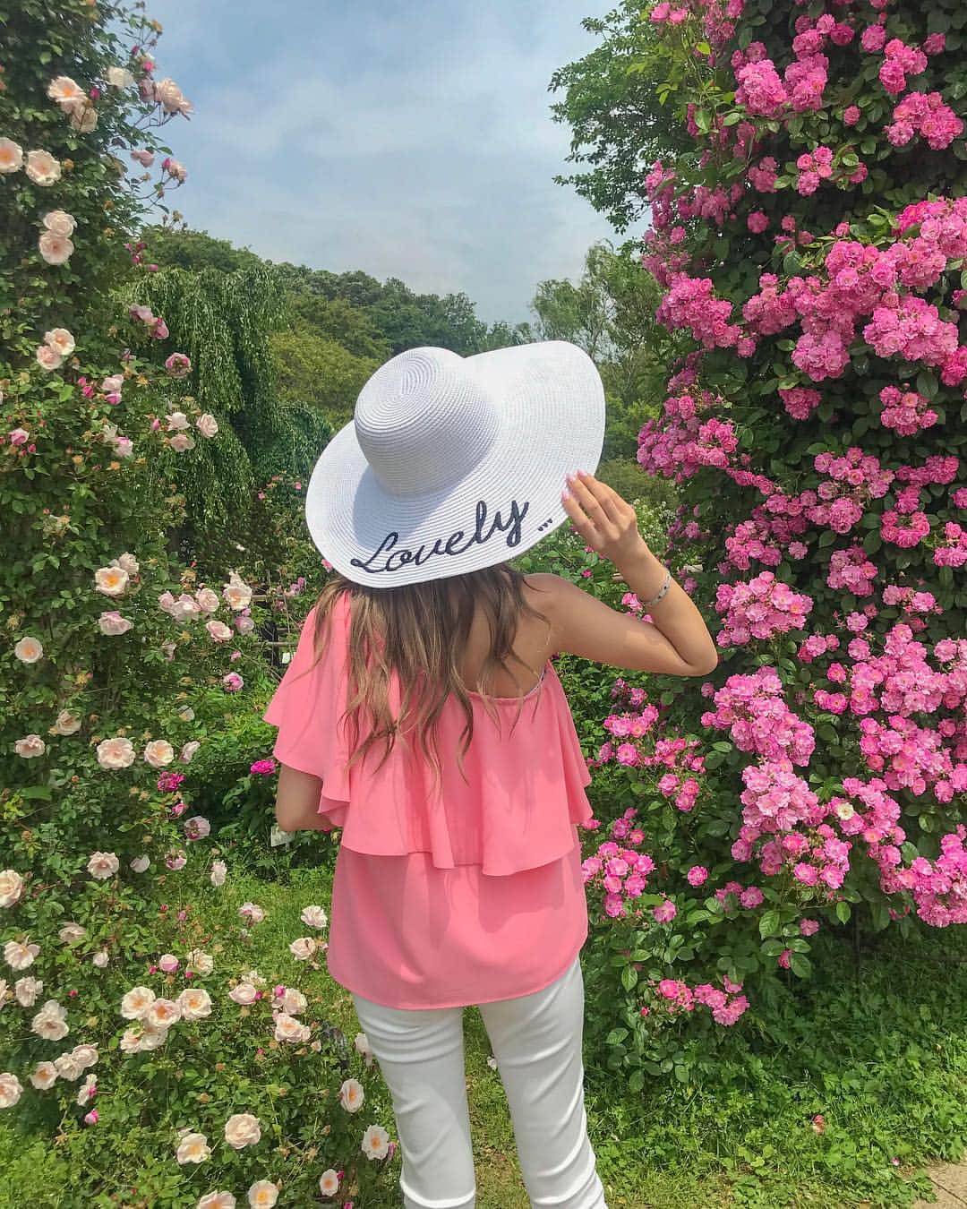 武藤静香さんのインスタグラム写真 - (武藤静香Instagram)「. lovely❤️❤️❤️ . . 👒💕 #rady#lovely#hat#pink#rose#happy」5月17日 14時10分 - mutoshizuka0204