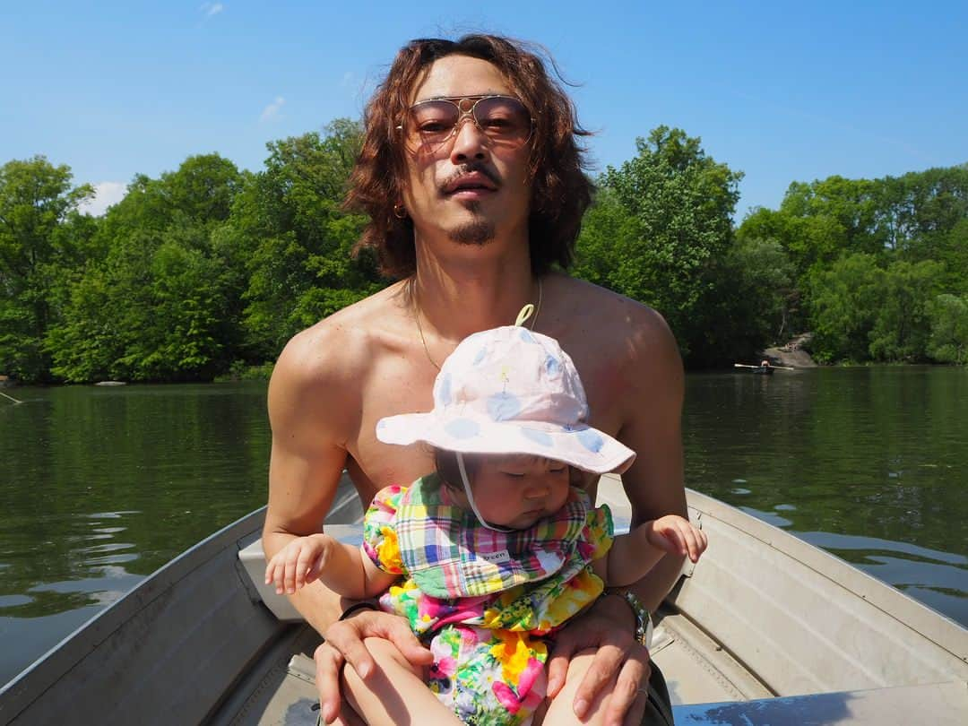 窪塚洋介さんのインスタグラム写真 - (窪塚洋介Instagram)「#yosukekubozuka "Central Park & Her first vanilla Ice Cream"」5月17日 21時24分 - yosuke_kubozuka