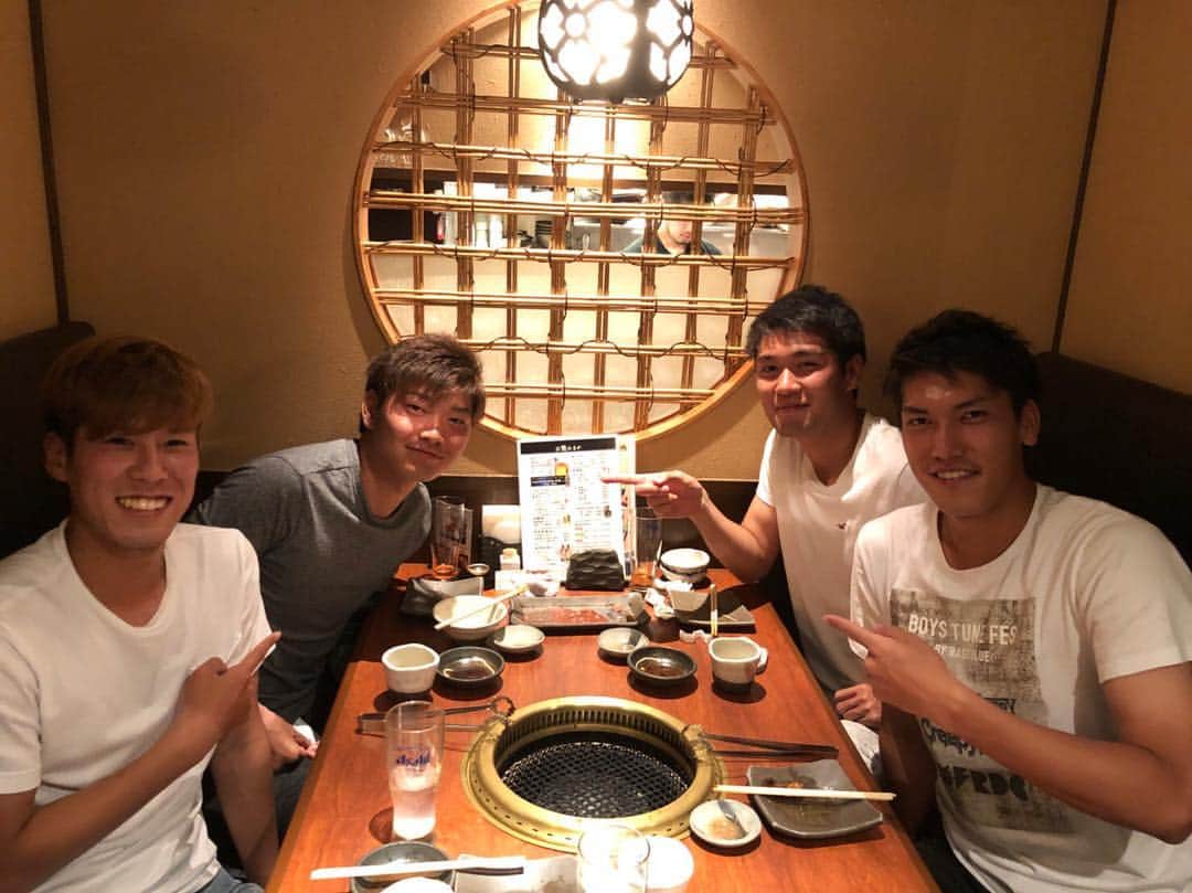 野田裕喜のインスタグラム：「同期で遅めのマルの誕生日会👏 亮不在なのが残念！  97年組、もっと頑張ろう！！」