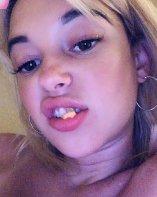 サラ・スナイダーのインスタグラム：「Damn been laggin on the posts」