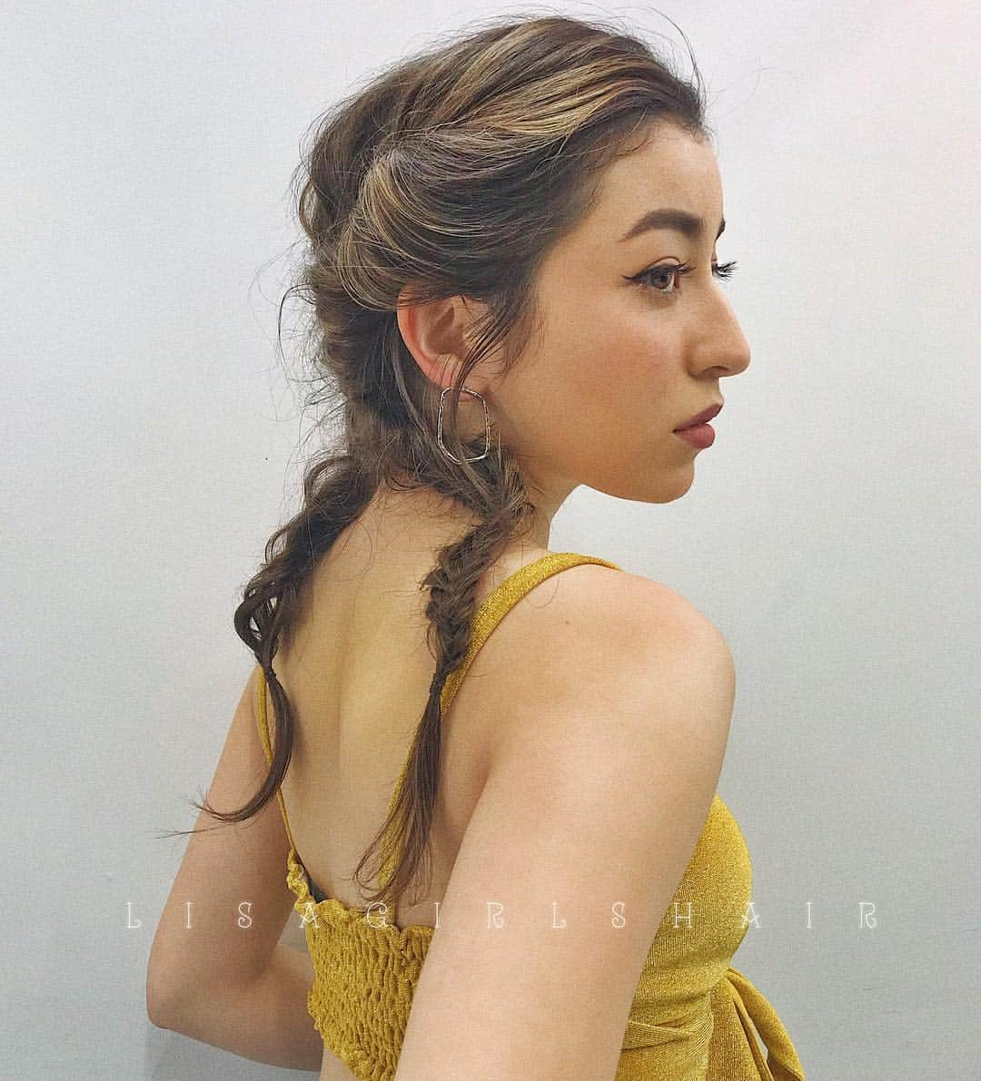 Tattyさんのインスタグラム写真 - (TattyInstagram)「Repost from my hairpage account👌🍍 よかったらヘアページアカウントの方も ミーテーネー😘🙏💕 Hinataちゃん可愛すぎ〜〜😆🤙🍒 モデルしてくれてありがとう🌈 Model ／@hinatawilsn  Tops ／ @henzalosangeles  Hair, Makeup ／ @lisagirlshair ( @tatty511 )  #lisagirlshair #hairmake #makeup #hairstyle #fishbone #arrange #hair #make #highlight #highlights #highlightcolor #アレンジ #ヘアアレンジ #フィッシュボーン #party #event #summer #ヘアスタイル #サマースタイル #ヘアメイク」5月18日 12時53分 - tatty511