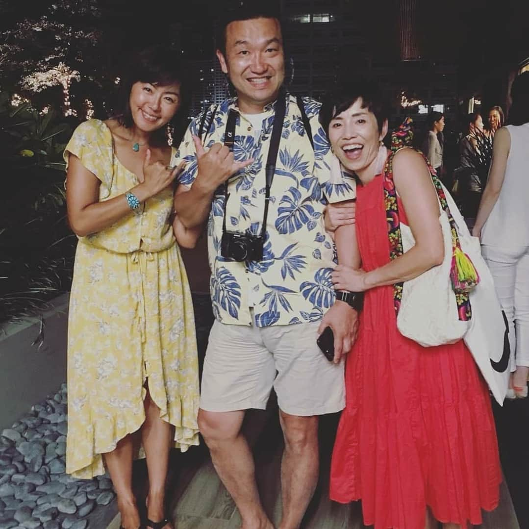 田中律子さんのインスタグラム写真 - (田中律子Instagram)「🌴Yoga Fest Hawaii2018🌴思い出PIC✨  ヨガフェスタは、綿本兄さんと羽切どんがいないと成り立ちまへん🌞15年目の  @yogafest_jp ヨガフェスタ横浜、9月にパシフィコ横浜にて開催です🌈そして、昨日から22日までは、ヨガフェスタ@新宿高島屋にて開催❗️私は最終日22日16時半からレッスンやります✨チケットは完売しておりますが、もしかしたら当日入れるかも❓キャンセルが出てたら入れるかもです😆ぜひ新宿高島屋に遊びに来てね❗️ @kenharakuma  ケン先生 @naomi_akanuma  赤沼先生 @angelamakivernon  アンジェラ @shoko_kapalili_official  ショーコ @gosatoo  ゴーくん @tama_smile  玉緒 コラボレッスンありがとうございました🙏🌈🌞❤️ #yogafesthawaii  #yogafest  #supyoga  #みんなありがとう #beachlifestyle  #lifeisbeautiful」5月18日 9時33分 - ri2kotanaka