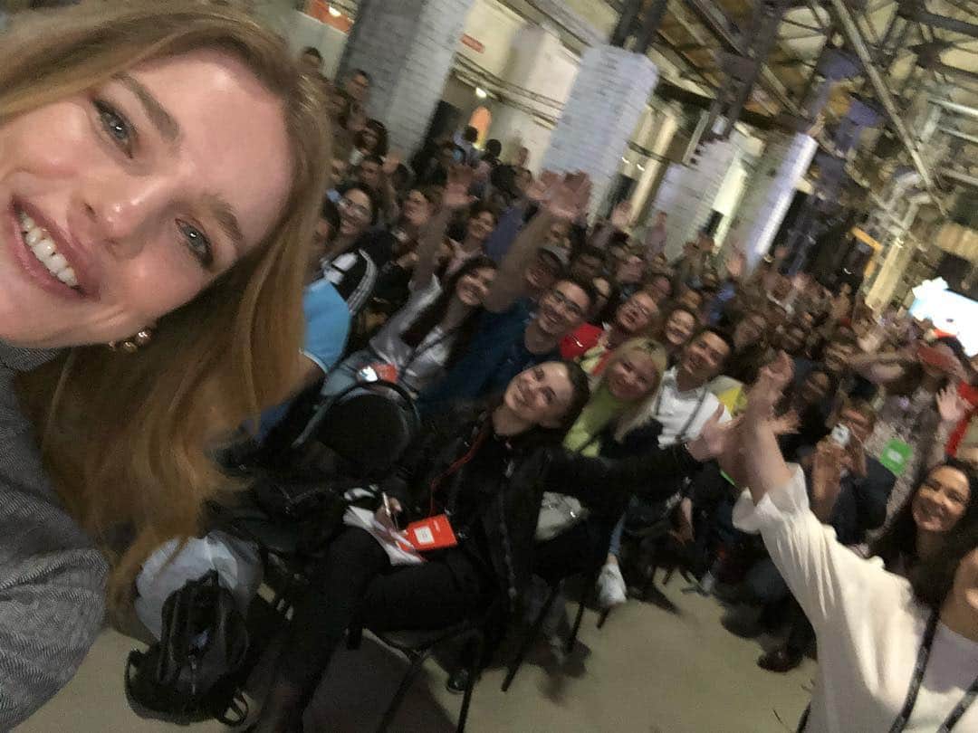 ナタリア・ヴォディアノヴァさんのインスタグラム写真 - (ナタリア・ヴォディアノヴァInstagram)「Hello Minsk @emergeconfhq ! @elbi 💜💜💜 get.elbi.com」5月18日 17時16分 - natasupernova