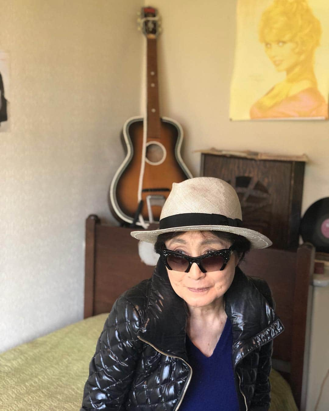 オノ・ヨーコのインスタグラム：「This is John’s room in Menlove Avenue. I feel John here with me...I love you John. yoko」